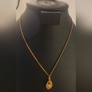 Elegant‎ Gold Tone Pendant Necklace